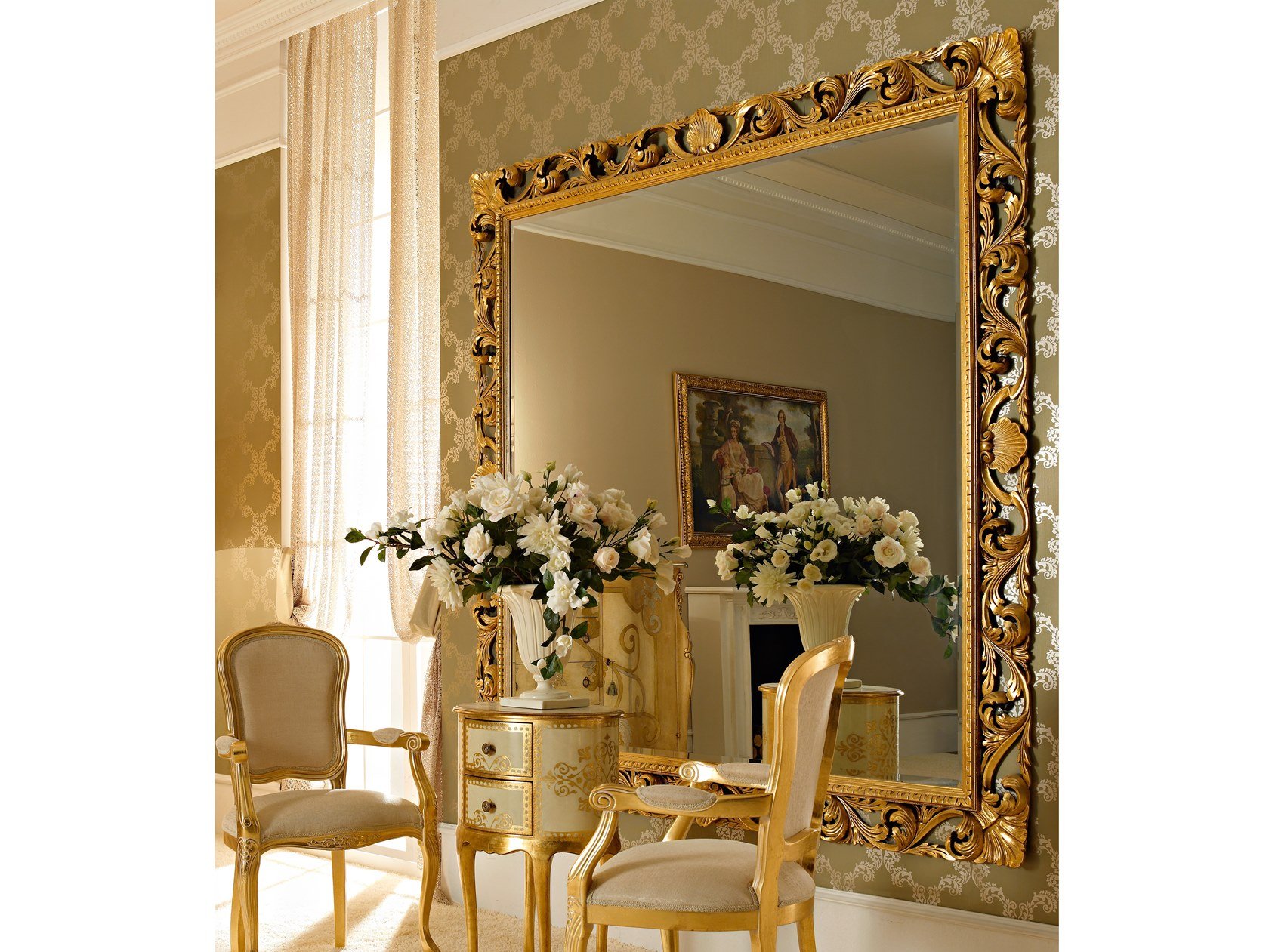 Зеркало комната мебель. Зеркало Andrea Fanfani 1074 золотой. Andrea Fanfani зеркало. Зеркала в интерьере. Зеркало в багете в интерьере.