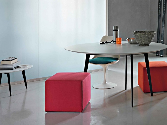 Jump Dining Table