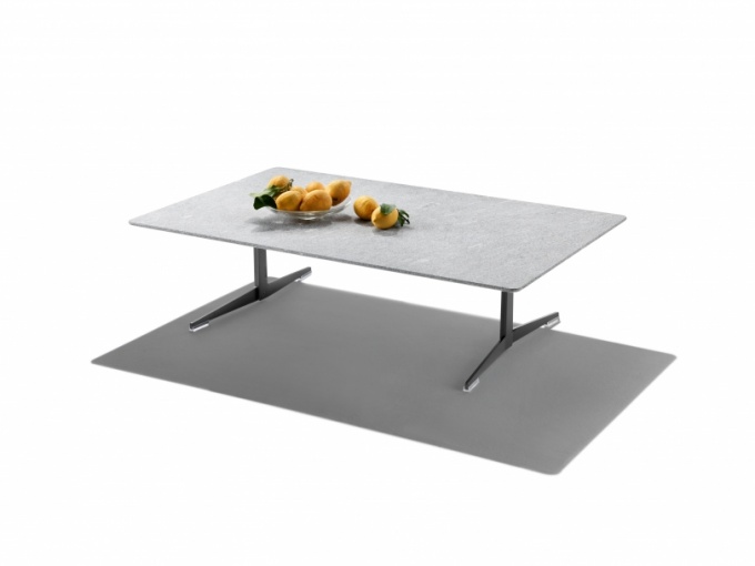  Fly Outdoor table