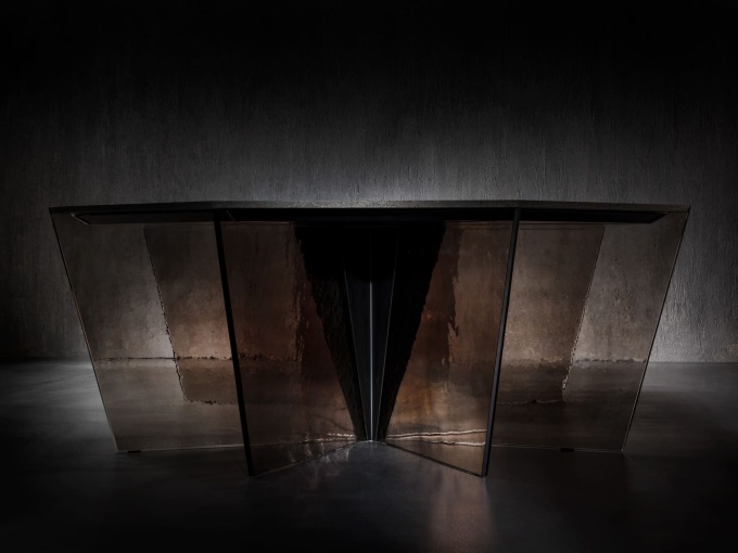 Gotham Table