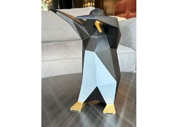 Cтатуэтка Dab Penguin matt BLACK,WHITE AND GOLD